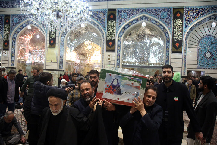 وداع با پیکر شهیده مرادی در حرم بانوی کرامت