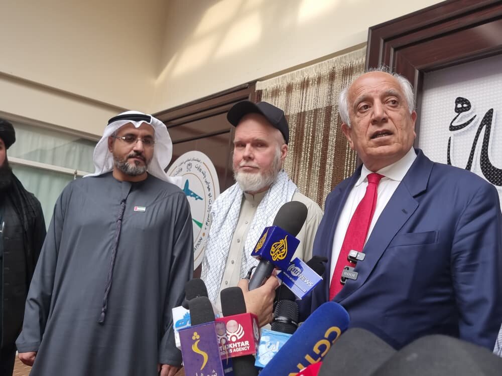دیدار وزیر خارجه طالبان با نماینده سابق آمریکا در افغانستان؛ طالبان دنیس کویل شهروند آمریکایی را آزاد کرد