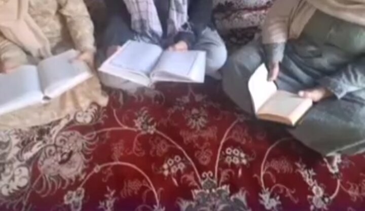 ویدیو | قرائت سوره فتح توسط مردم افغانستان برای پیروزی جمهوری اسلامی ایران