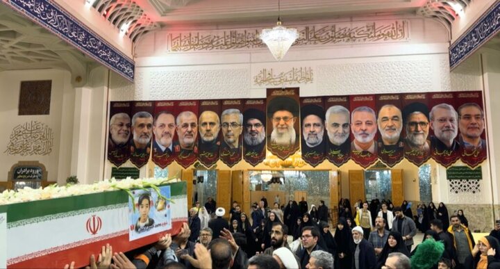 وداع با شهید دانش‌آموز محمدحسین دهقان در حرم بانوی کرامت