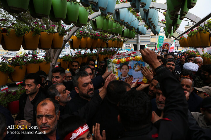 تشییع و تدفین پیکر دانش آموز شهید "محمد حسین دهقان" در قم