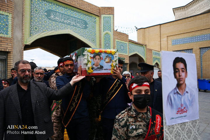 تشییع و تدفین پیکر دانش آموز شهید "محمد حسین دهقان" در قم
