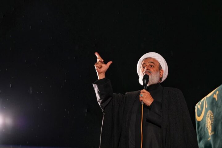 حضور خادمان حرم بانوی کرامت در اجتماع پرشور مردمی در چهل اختران قم