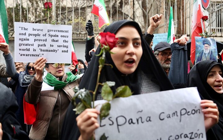 عکس خبری | تجمع قدردانی از مواضع دولت اسپانیا در تهران