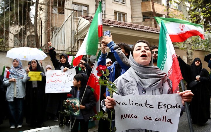 عکس خبری | تجمع قدردانی از مواضع دولت اسپانیا در تهران