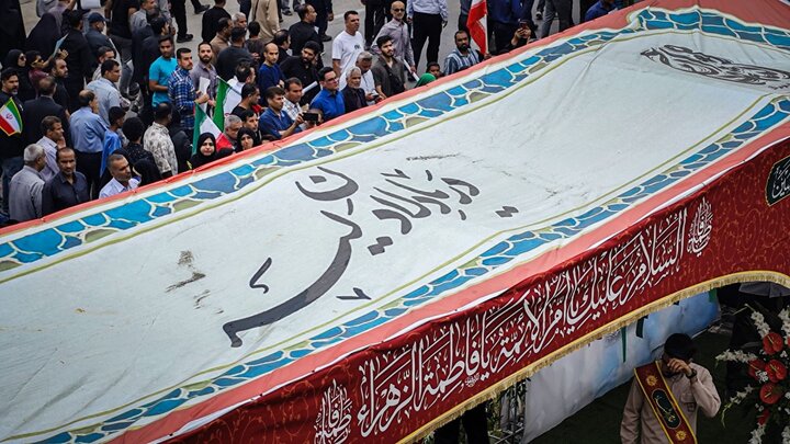 گزارش تصویری/ تشییع پیکر دریابان پاسدار شهید علیرضا تنگسیری در بندرعباس