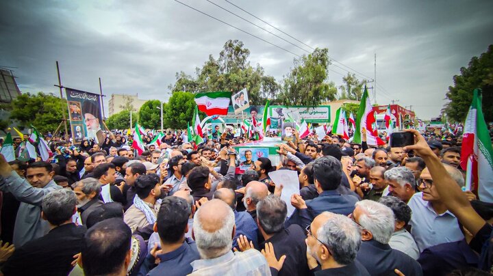 گزارش تصویری/ تشییع پیکر دریابان پاسدار شهید علیرضا تنگسیری در بندرعباس