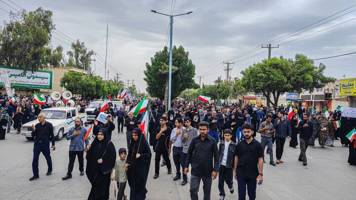 گزارش تصویری/ تشییع پیکر دریابان پاسدار شهید علیرضا تنگسیری در بندرعباس