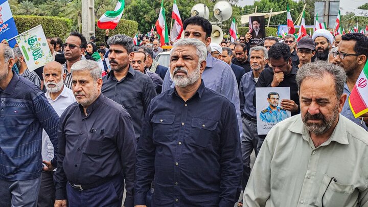 گزارش تصویری/ تشییع پیکر دریابان پاسدار شهید علیرضا تنگسیری در بندرعباس
