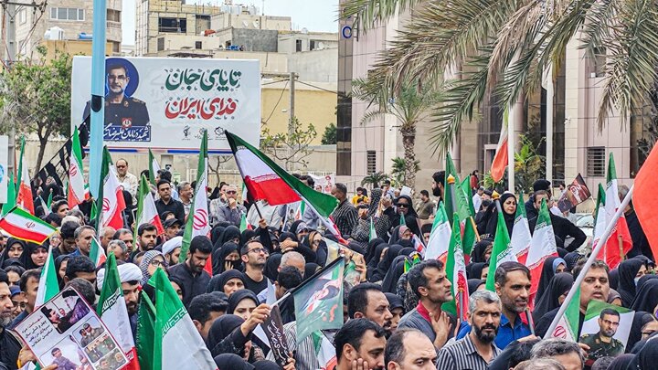 گزارش تصویری/ تشییع پیکر دریابان پاسدار شهید علیرضا تنگسیری در بندرعباس