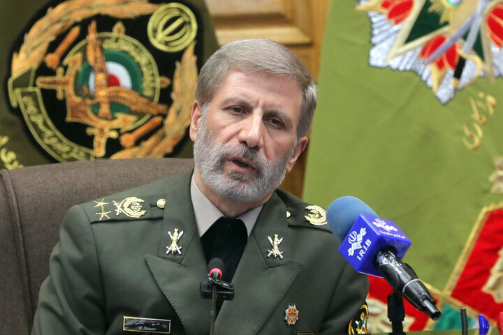 Enemy must kneel before powerful Army and IRGC naval forces
