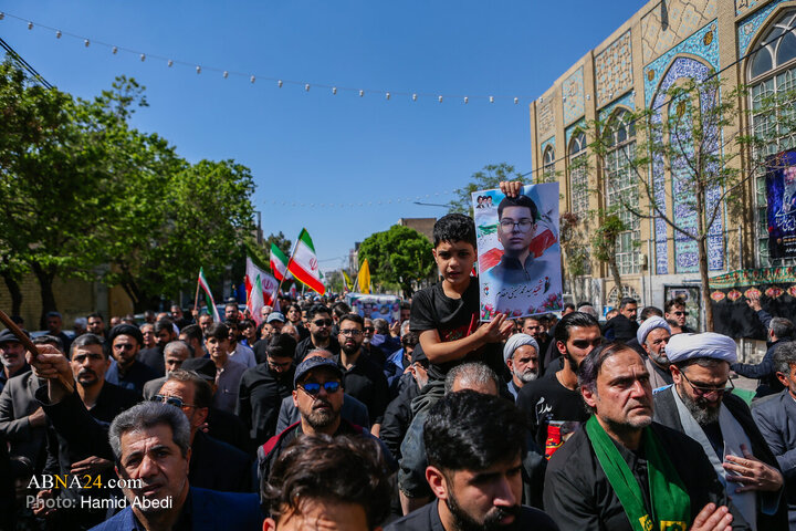 تشییع پیکر دانش آموز شهید سید محمد حسینی مقدم - قم