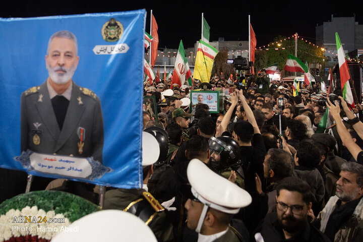 وداع مردم قم با پیکر شهید «سپهبد موسوی» - امام‌زاده موسی مبرقع
