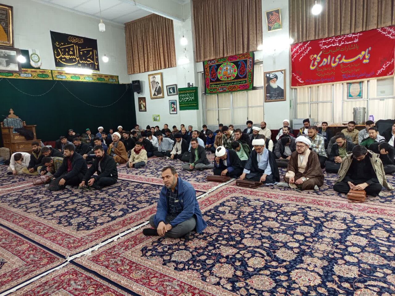 مراسم تجلیل از «رهبر شهید» و بیعت با رهبر جدید در مشهد با حضور طلاب افغانستان