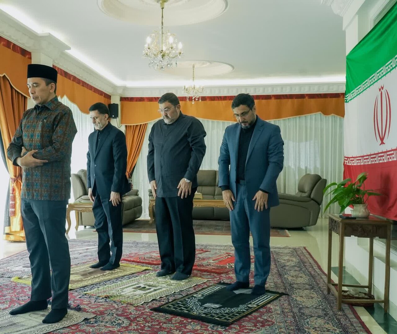 دیدار سفیر ایران در اندونزی با عالم برجستۀ این کشور در پی حمایت‌های صریح از ملت ایران