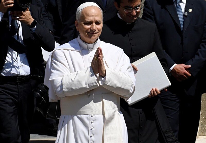 Pope Urges Global Leaders to Lay Down Weapons, Choose Peace