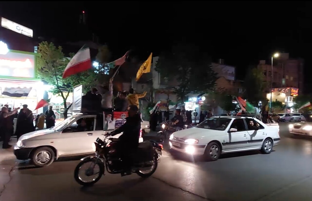 کاروان خودرویی افغانستانی‌های مقیم قم در دفاع از انقلاب اسلامی