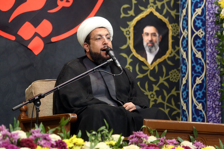 بزرگداشت چهلمین روز شهادت آیت‌الله خامنه‌ای در حرم حضرت معصومه (س)