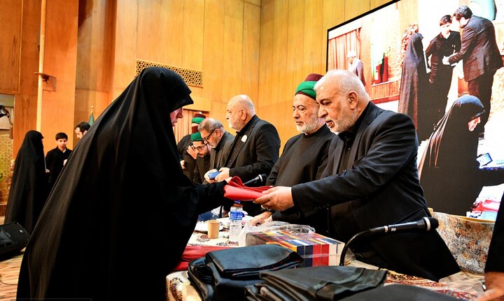 گزارش تصویری / مراسم تجلیل از خانواده شهدای شهر ری