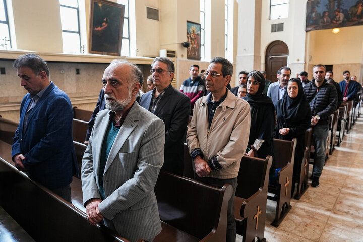 گزارش تصویری | مراسم چهلمین روز شهادت رهبر انقلاب در کلیسای سرکیس مقدس تهران