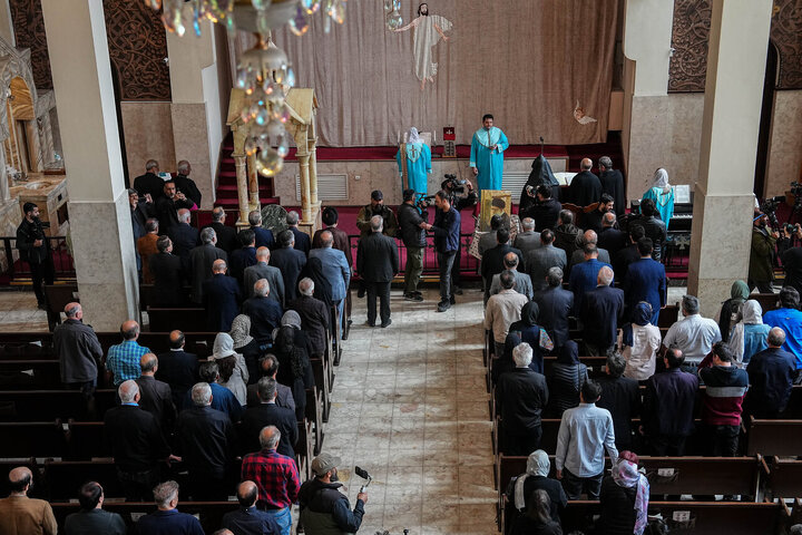 گزارش تصویری | مراسم چهلمین روز شهادت رهبر انقلاب در کلیسای سرکیس مقدس تهران