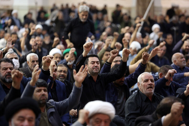 عزاداری ظهر اربعین رهبر شهید انقلاب در حرم بانوی کرامت