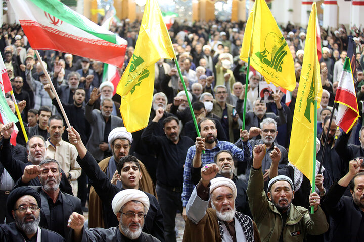 عزاداری ظهر اربعین رهبر شهید انقلاب در حرم بانوی کرامت