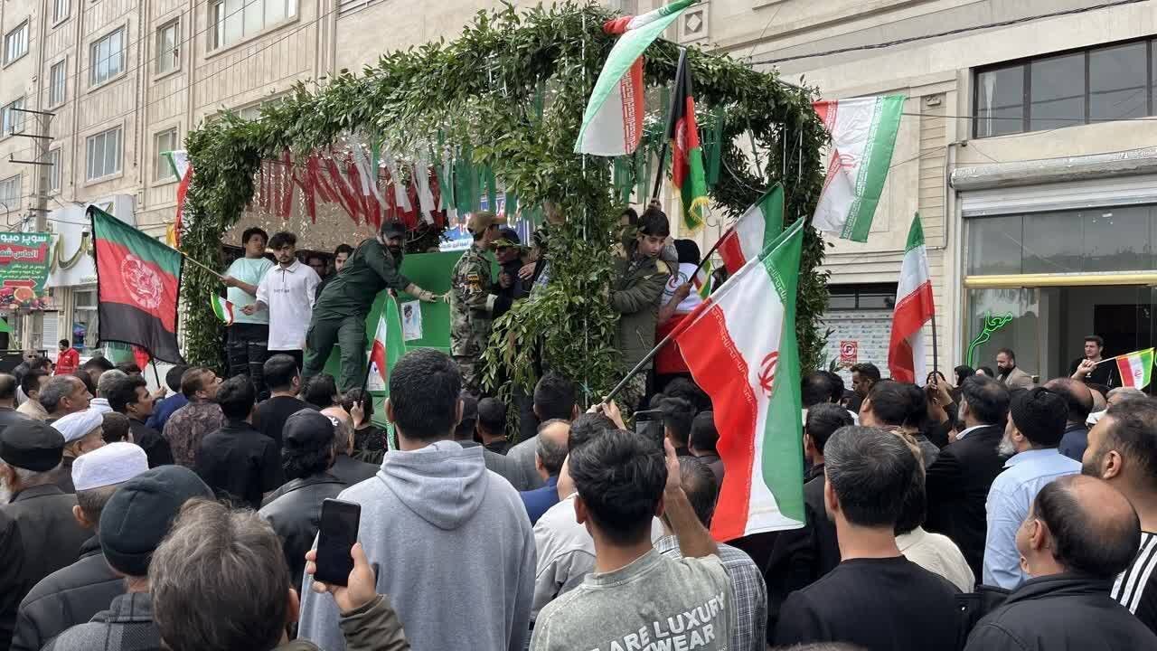تشییع پرشور خانواده شهید افغانستانی در شاهدشهر تهران + تصاویر