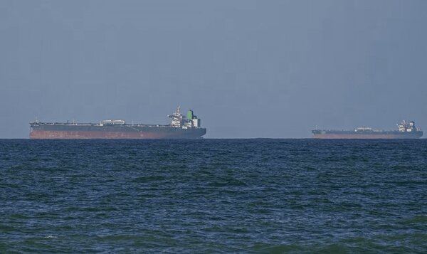 Data Shows Strait of Hormuz Traffic Still Negligible Over 24 Hours into Iran-US Ceasefire