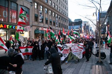 Bantahan di Luar Konsulat A.S. di Montreal Mengutuk Jenayah Amerika-Zionis di Iran dan Rantau Ini
