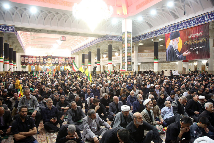 عزاداری شام اربعین امام شهید در حرم کریمه اهل بیت (س)