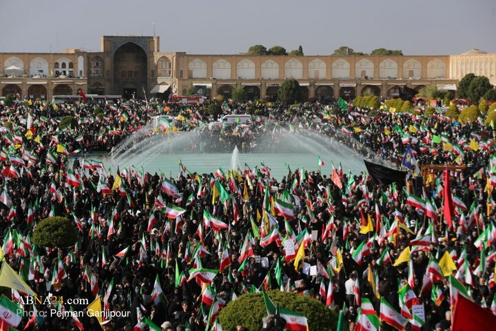 Photos: Commemorating 40th day of martyred leader in Isfahan