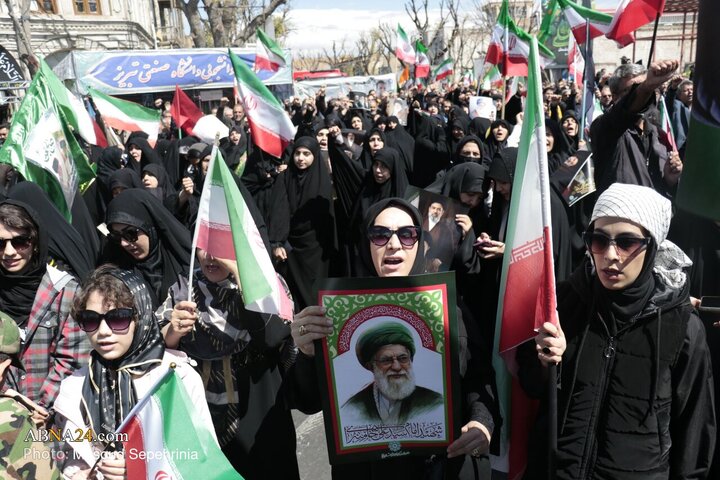 Photos: Commemorating 40th day of martyred leader in Tabriz