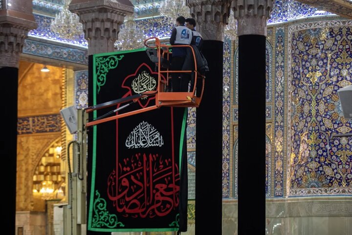 عکس خبری/ سیاه‌پوش شدن حرم امام حسین(ع) به مناسبت شهادت امام جعفر صادق(ع)