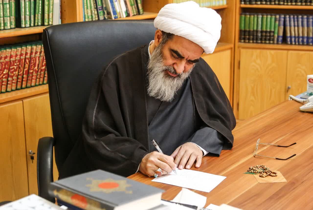 بیانیه آیت الله فاضل لنکرانی در تقدیر از مواضع دینی، انسانی پاپ و اعلام انزجار از اقدامات ترامپ خبیث