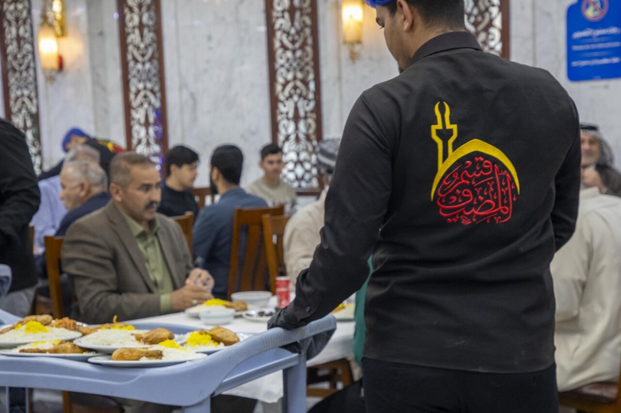 Al-Abbas Host Complex Department provides its services to visitors on martyrdom of Imam Al-Sadiq (+Photos)