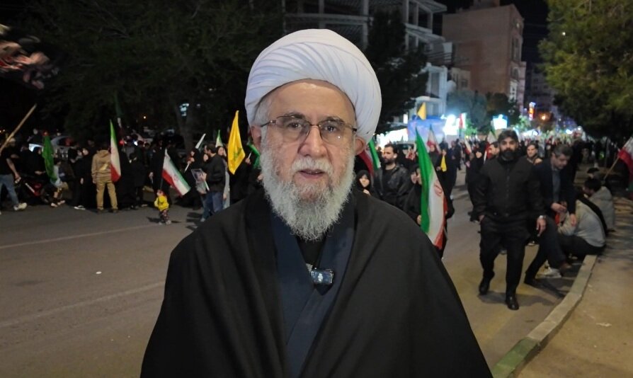 آیت‌الله رمضانی: حضور و میدان‌داری مردم، بعثت بزرگ و تاریخی است/ مردم ایران و آزادیخواهان جهان، ولی‌دم امام شهید