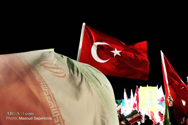 Photos: Turkish Civil Activists Join People of Tabriz on 45th Night of Power
