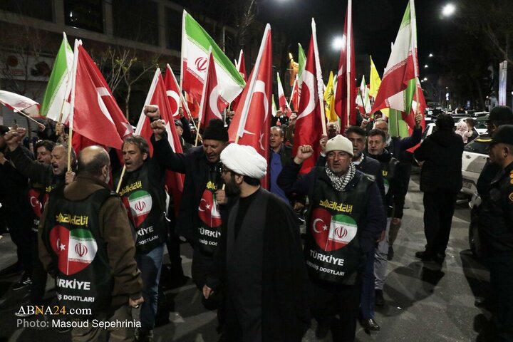 Photos: Turkish Civil Activists Join People of Tabriz on 45th Night of Power