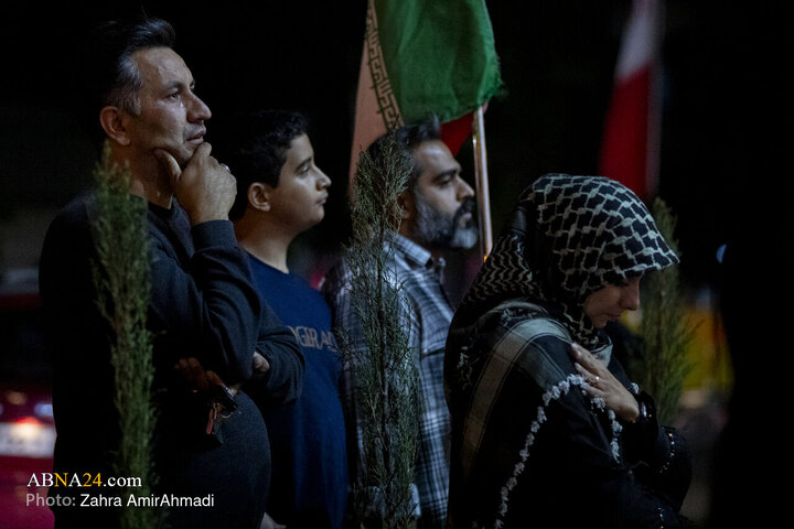 Photos: Nighttime Pledge of Allegiance by Tehran People at Site of Martyrdom of Imam Khamenei