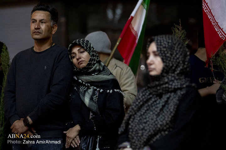 Photos: Nighttime Pledge of Allegiance by Tehran People at Site of Martyrdom of Imam Khamenei