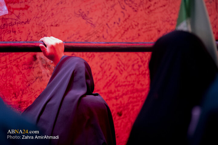 Photos: Nighttime Pledge of Allegiance by Tehran People at Site of Martyrdom of Imam Khamenei