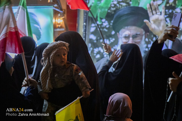 Photos: Nighttime Pledge of Allegiance by Tehran People at Site of Martyrdom of Imam Khamenei