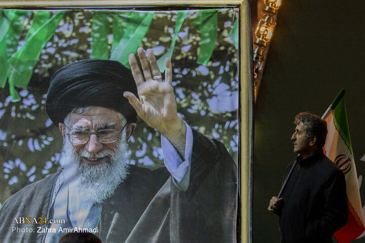 Photos: Nighttime Pledge of Allegiance by Tehran People at Site of Martyrdom of Imam Khamenei