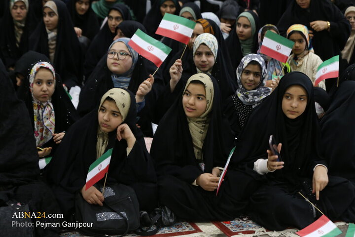 اجتماع «دختران جان‌فدای ایران» - اصفهان