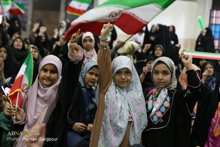اجتماع «دختران جان‌فدای ایران» - اصفهان
