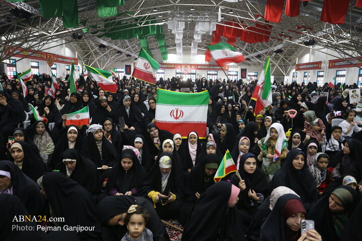 اجتماع «دختران جان‌فدای ایران» - اصفهان