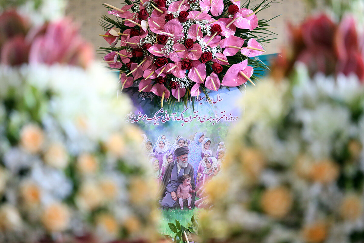 ویدیو | گلباران آستان ملکوتی حضرت فاطمه معصومه(س) در سالروز ولادت کریمه اهل‌بیت(ع)