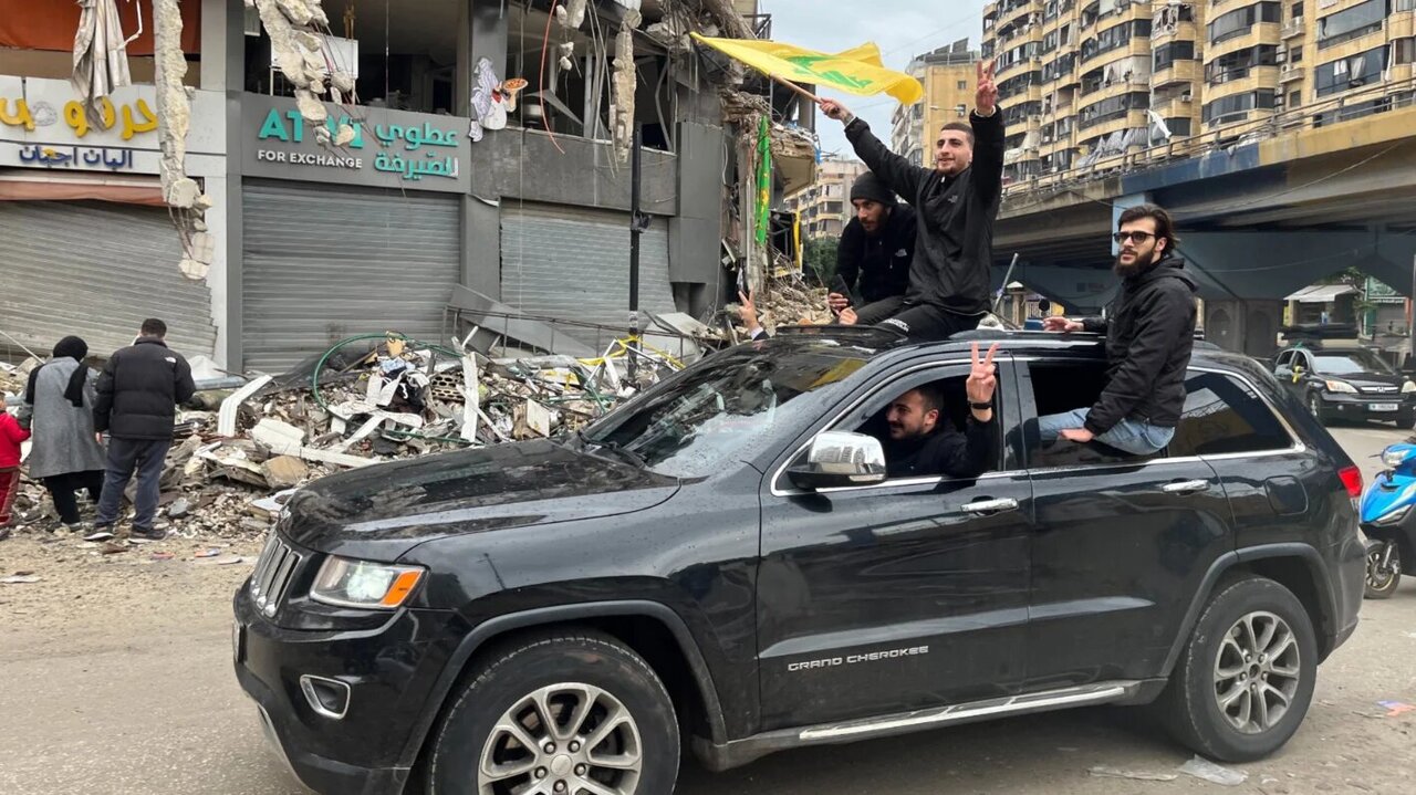 Residents return home to southern Lebanon, Beirut suburbs after ceasefire begins