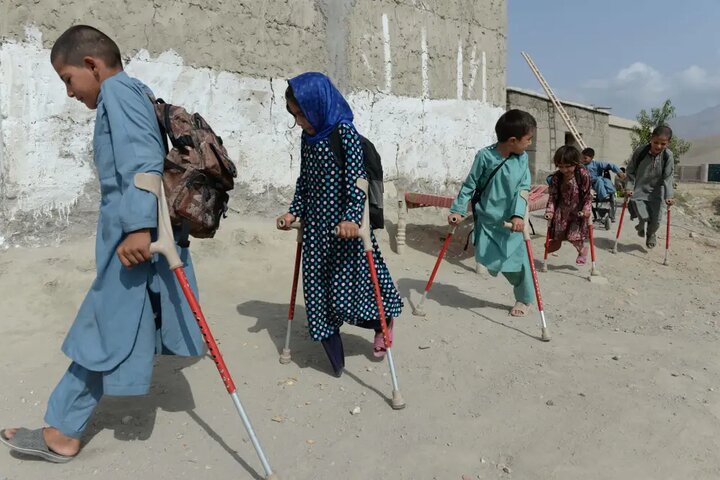 صلیب سرخ با انتشار ویدیویی هشدار داد؛ کودکان افغان قربانی اصلی مین‌ها
